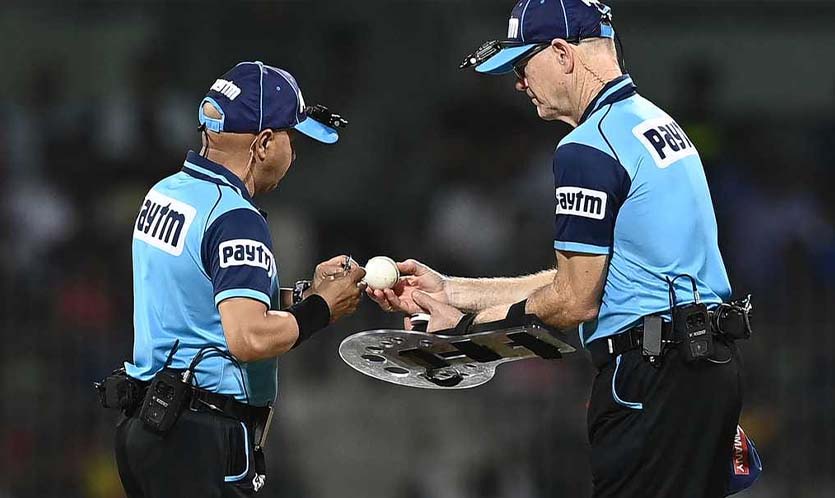 IPL 2025 Introduces Mid-Innings Ball Change to Counter Dew