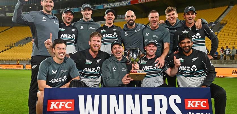 New Zealand Crush Pakistan to Seal Series with Dominant Eight-Wicket Victory